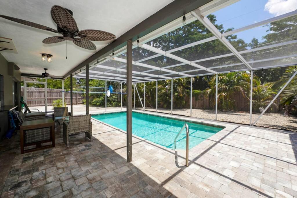 Heated Pool Home - Close To Beaches, Restaurants & More! Sarasota Exterior photo