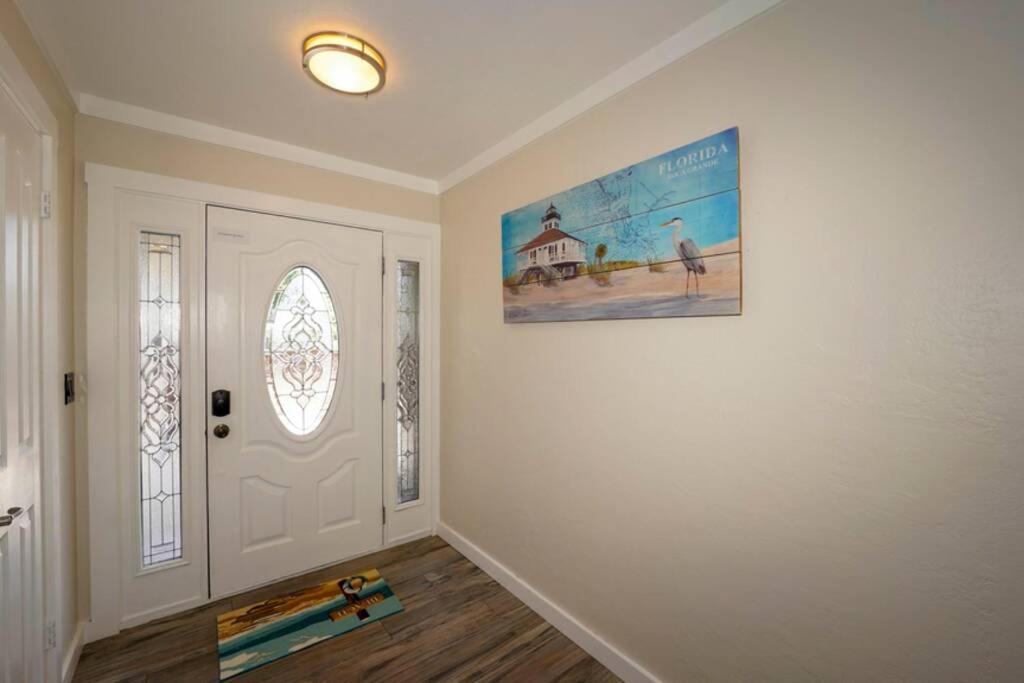 Heated Pool Home - Close To Beaches, Restaurants & More! Sarasota Exterior photo